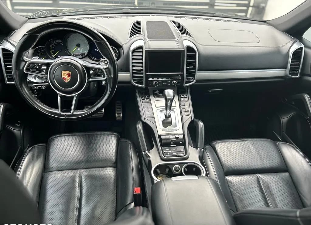 Porsche Cayenne cena 169000 przebieg: 210000, rok produkcji 2015 z Barlinek małe 742